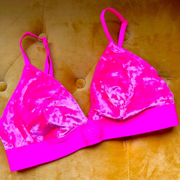 Victoria’s Secret PINK Triangle Velvet Bralette Bra - Picture 2 of 6